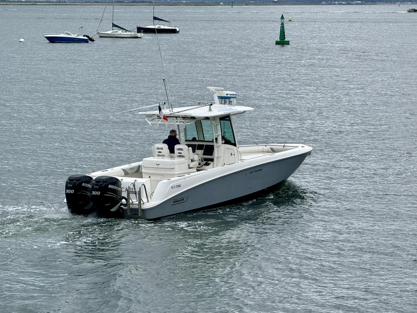 Boston Whaler 320 Outrage · 2010 en venta en Otra zona — foto 2