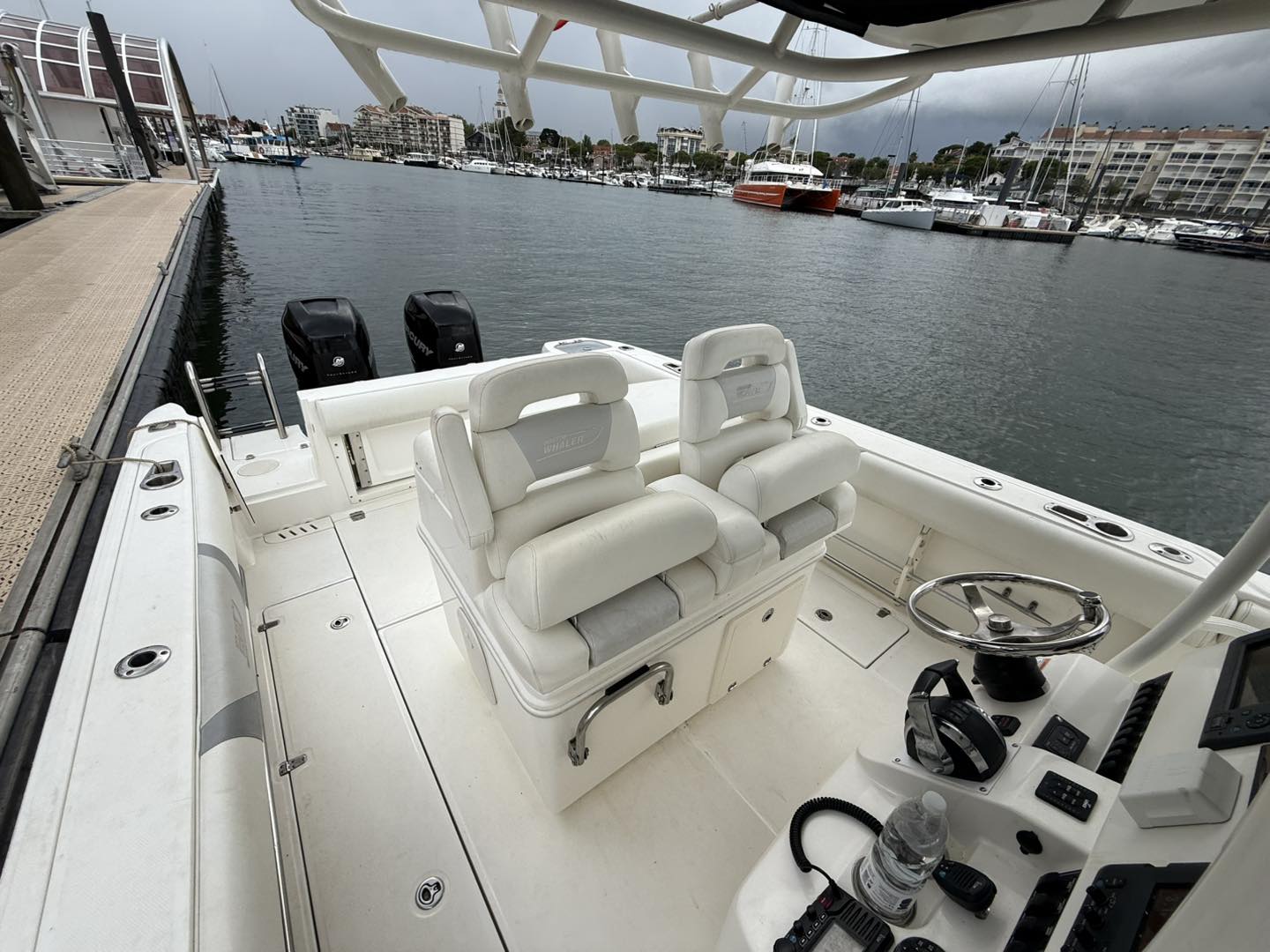 Boston Whaler 320 Outrage · 2010 en venta en Otra zona — foto 9