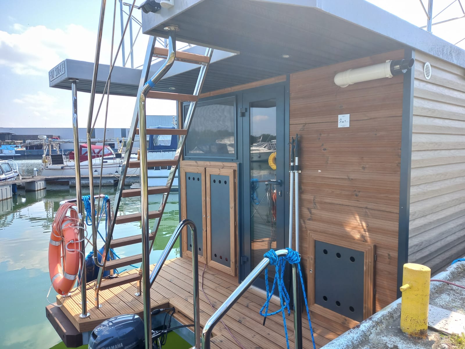 Campi New Marina 300 in vendita in Altra zona — foto 1