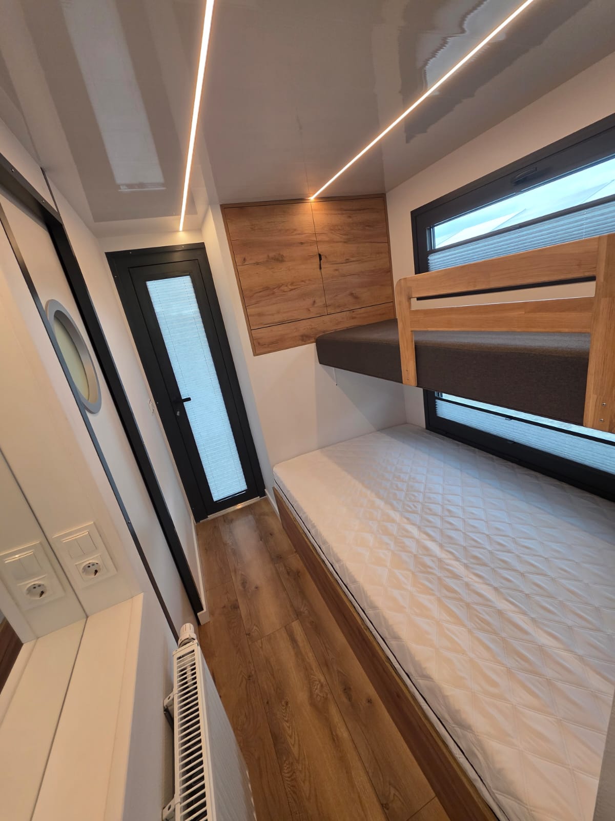 Campi New Marina 300 in vendita in Altra zona — foto 8