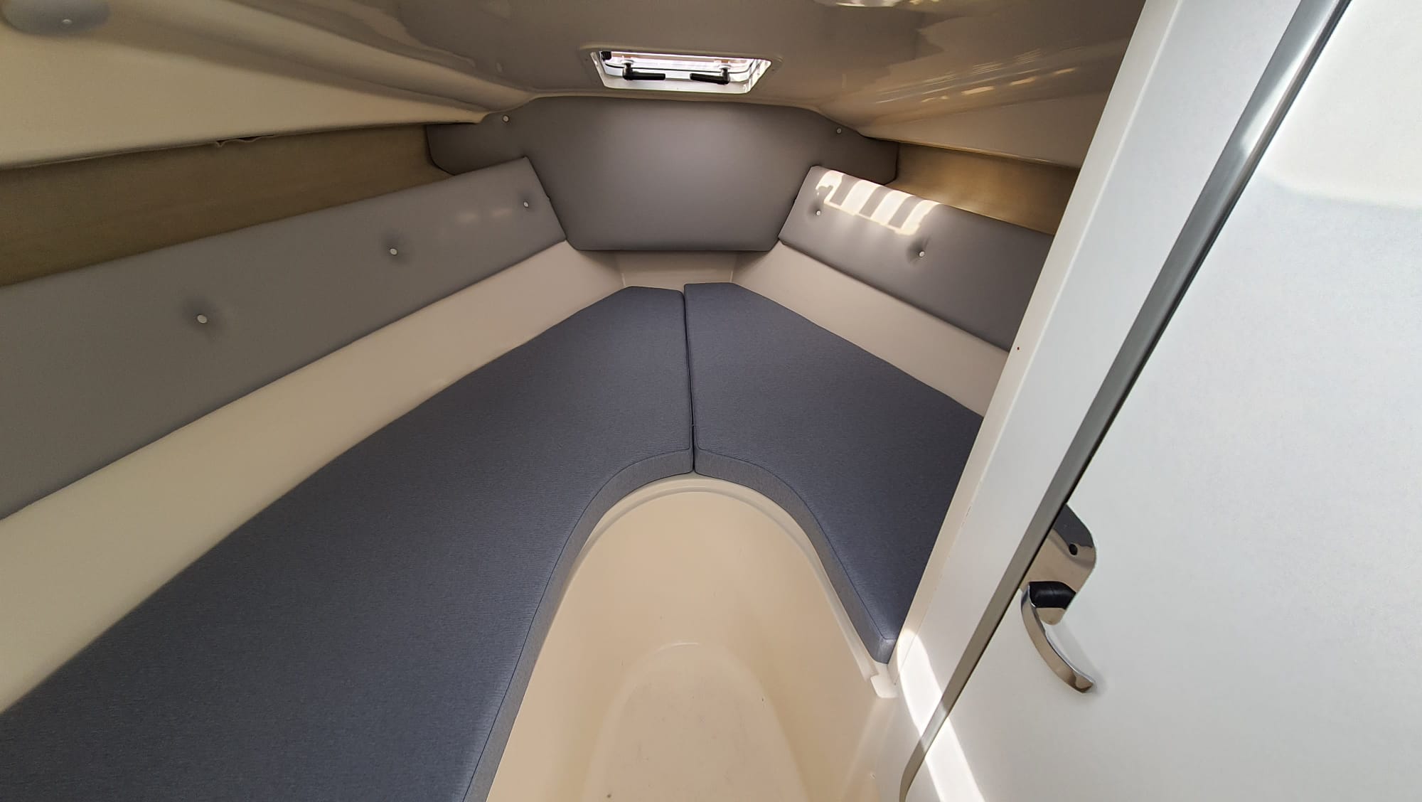 Saver 650 Cabin · 2006 for sale in Tuscany (Livorno & Elba) — photo 2