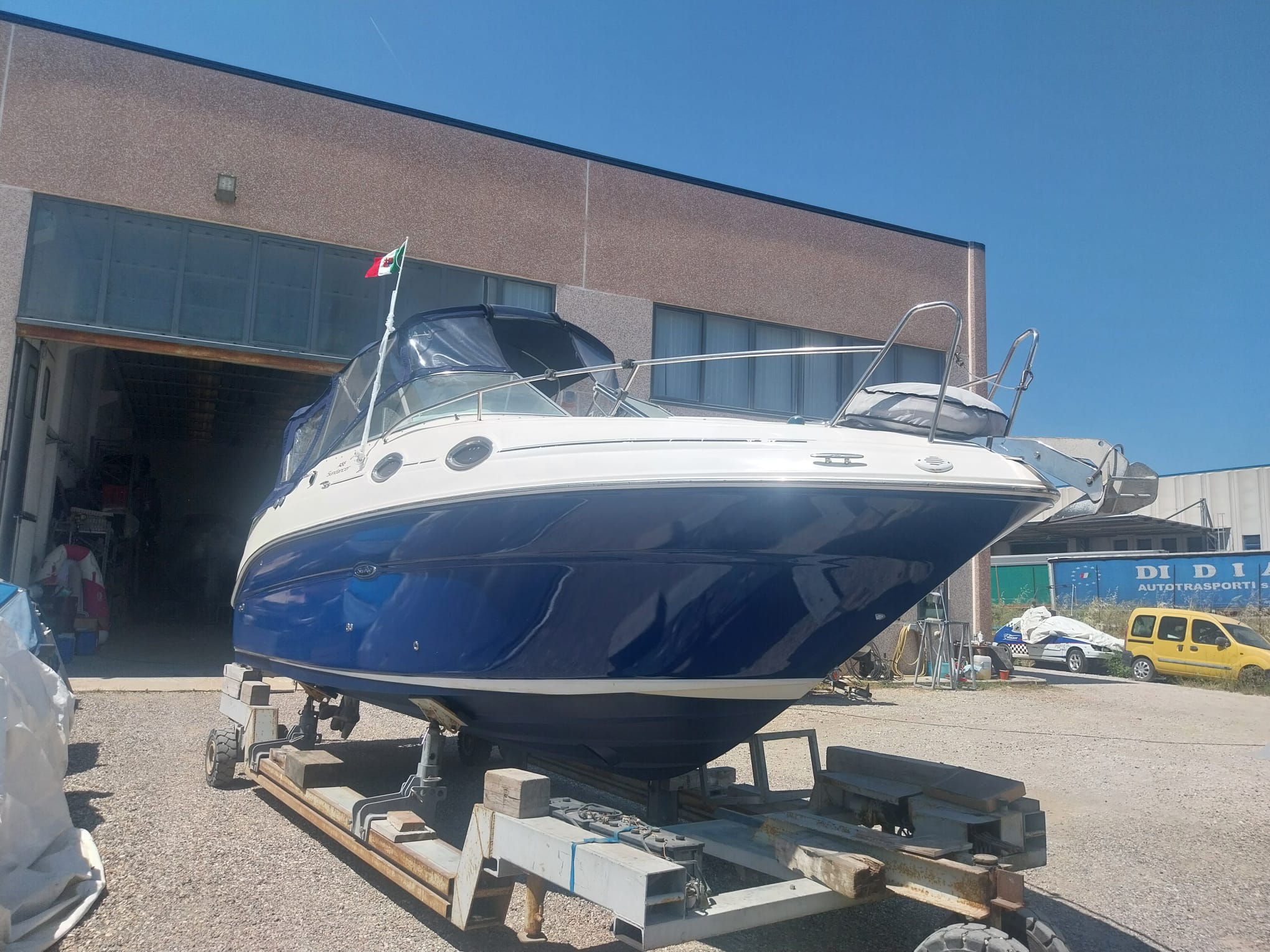 Sea Ray 255 DAE · 2009 for sale in Tuscany (Livorno & Elba) — photo 2