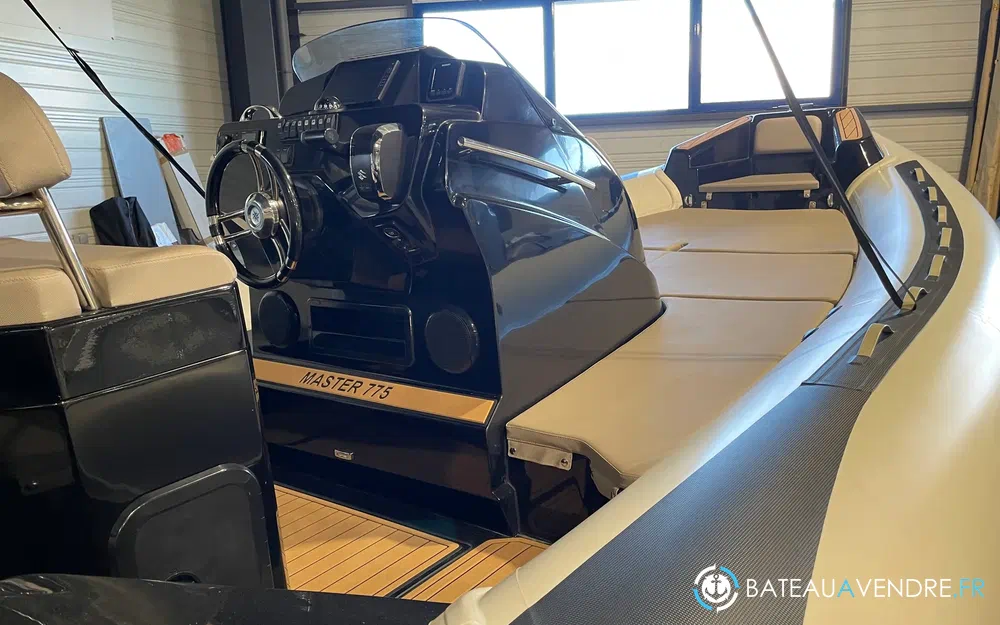 Master 775 · 2022 en venta en Costa Azul — foto 3