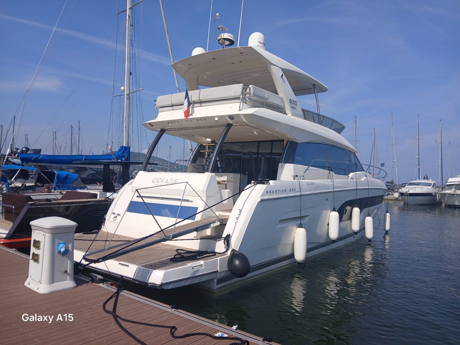 Prestige 630 · 2001 for sale in French Riviera — photo 2