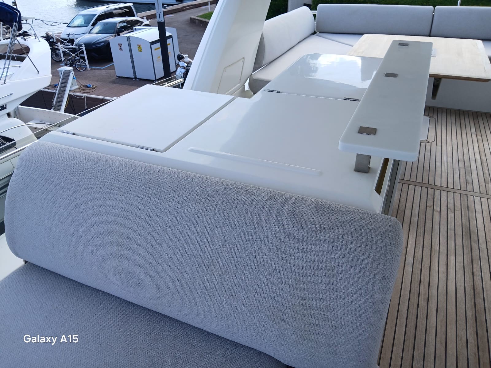 Prestige 630 · 2001 for sale in French Riviera — photo 6