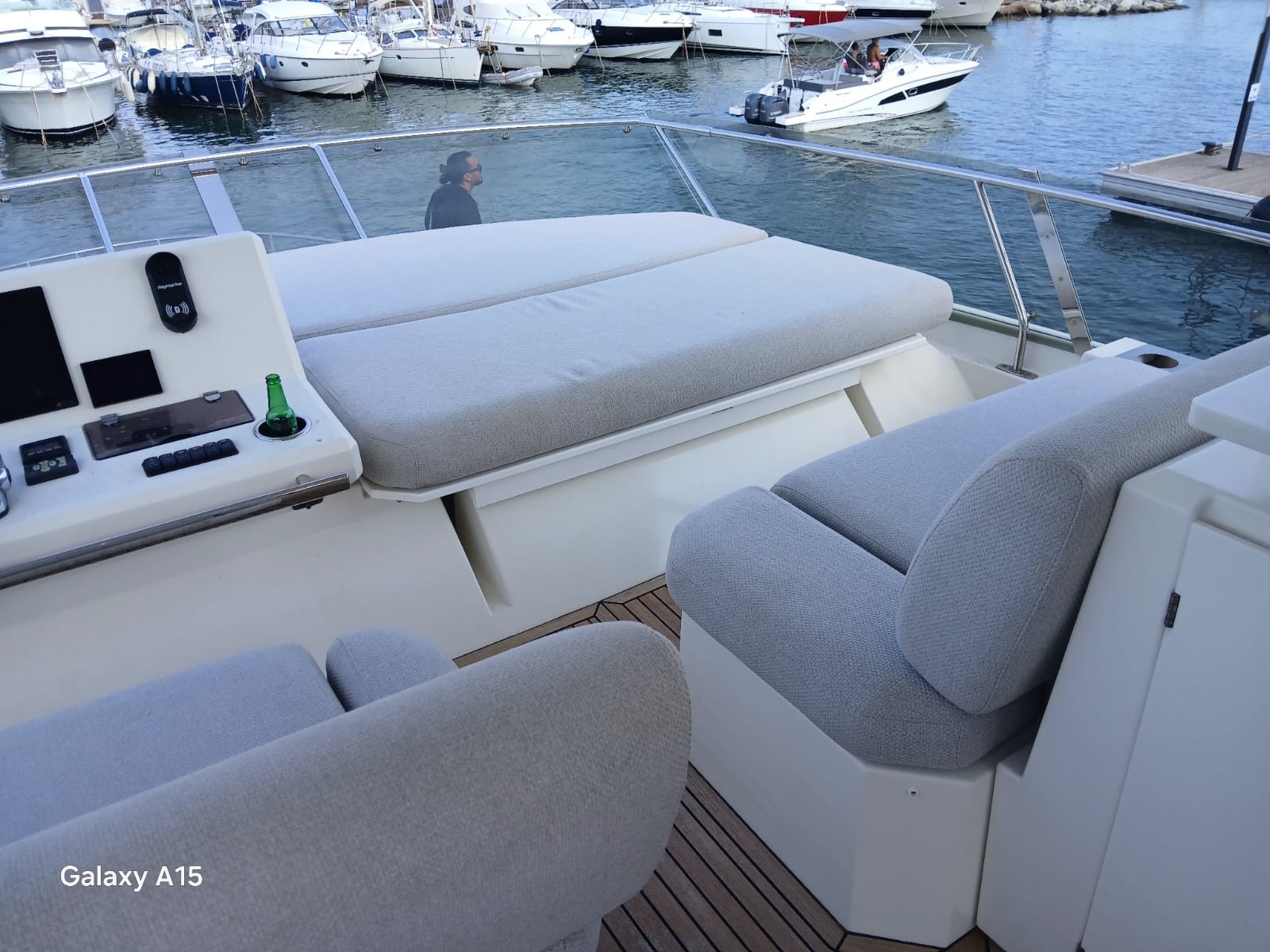 Prestige 630 · 2001 for sale in French Riviera — photo 7