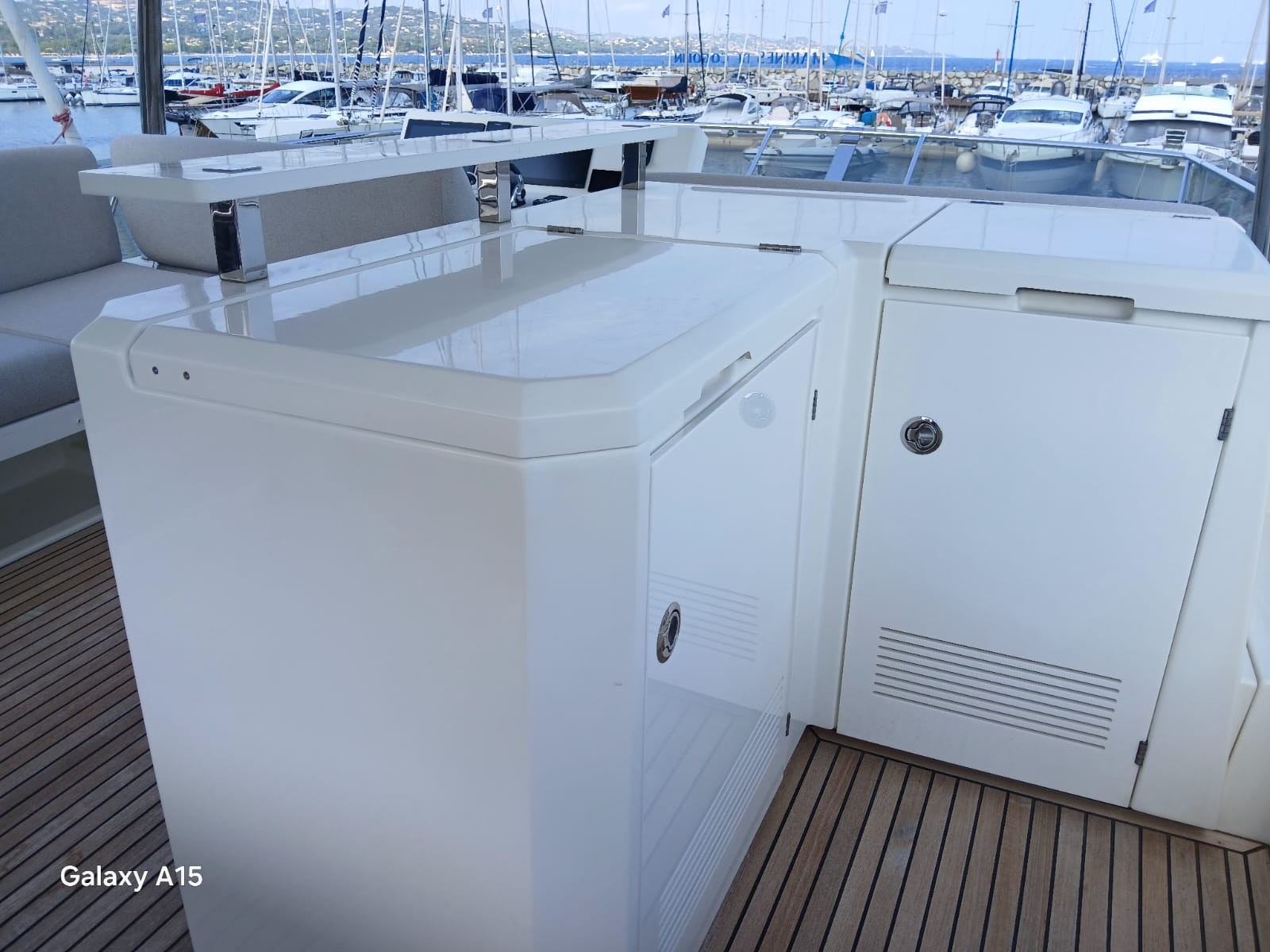 Prestige 630 · 2001 for sale in French Riviera — photo 8