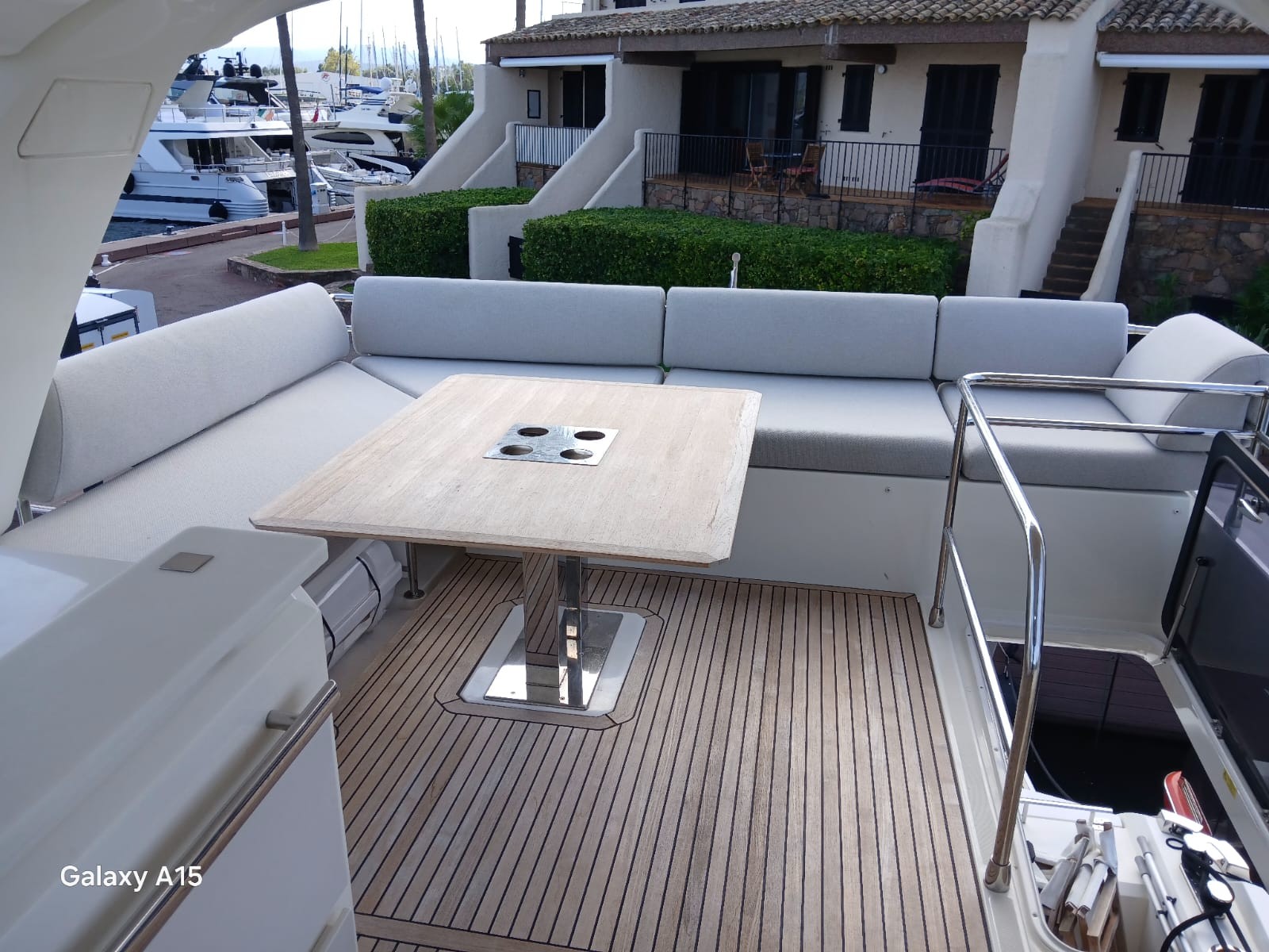 Prestige 630 · 2001 for sale in French Riviera — photo 9