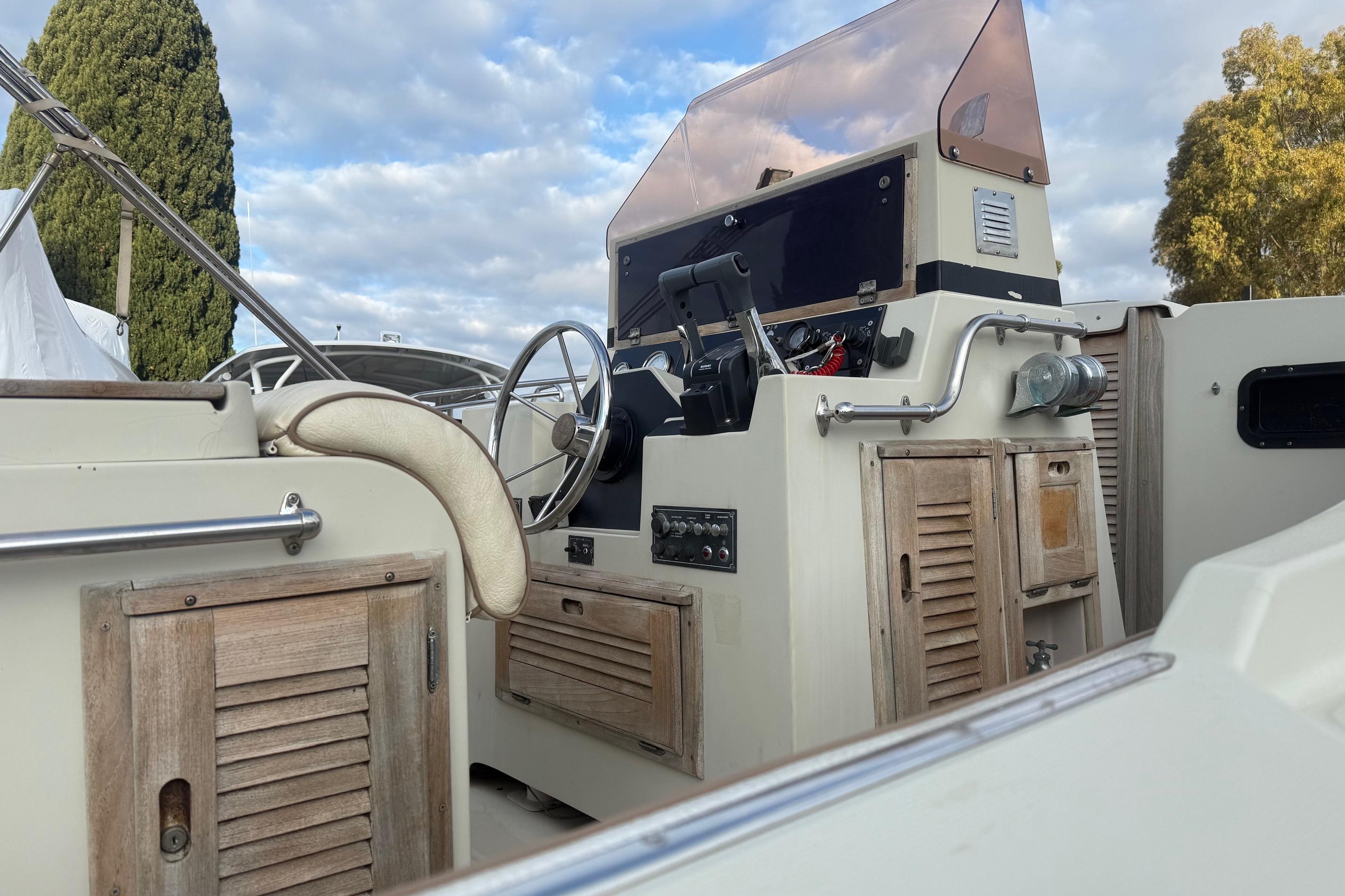 Boston Whaler 27 Cuddy · 1988 zu verkaufen – Côte d'Azur — Foto 4
