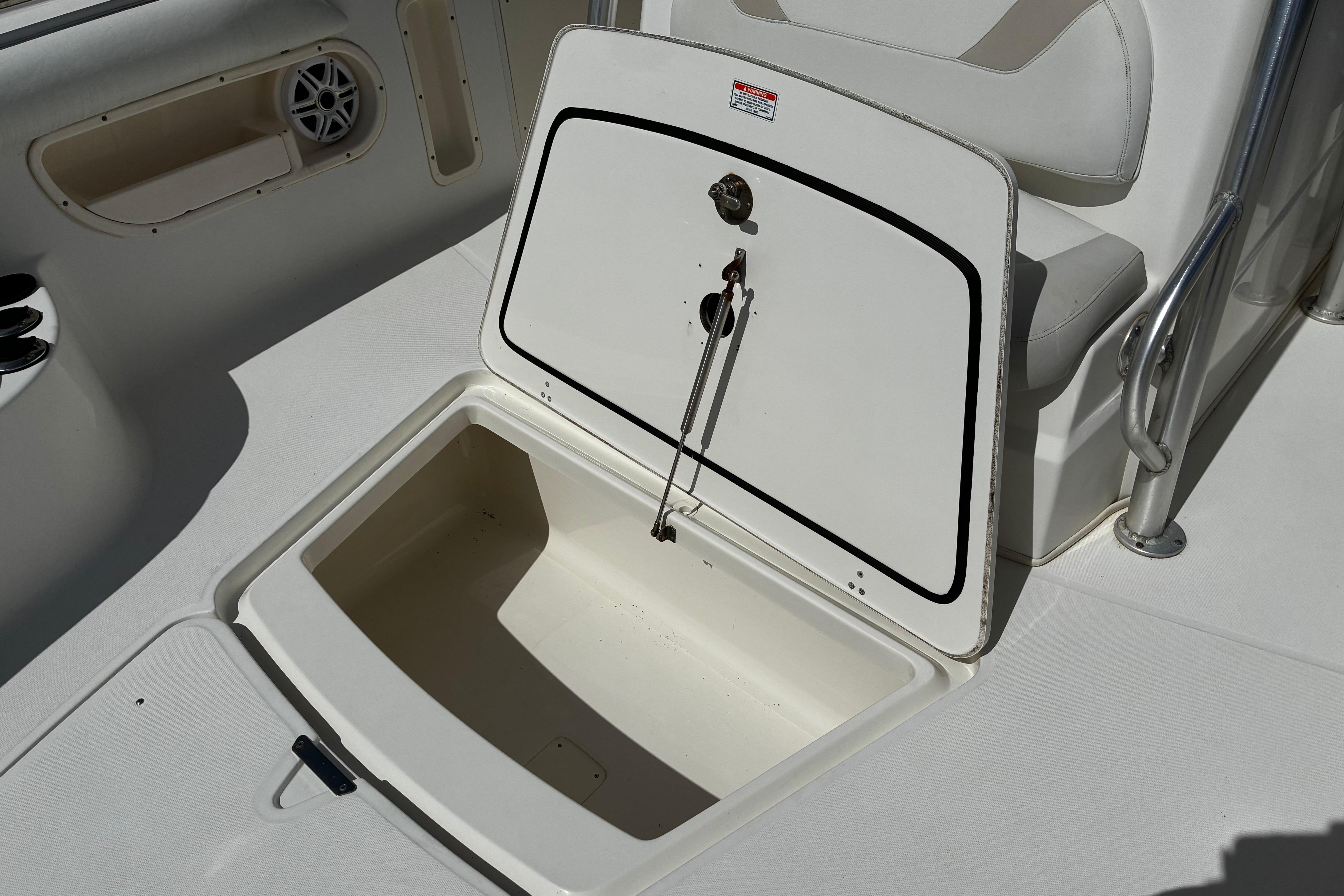 Boston Whaler 320 Outrage · 2005 zu verkaufen – Côte d'Azur — Foto 10