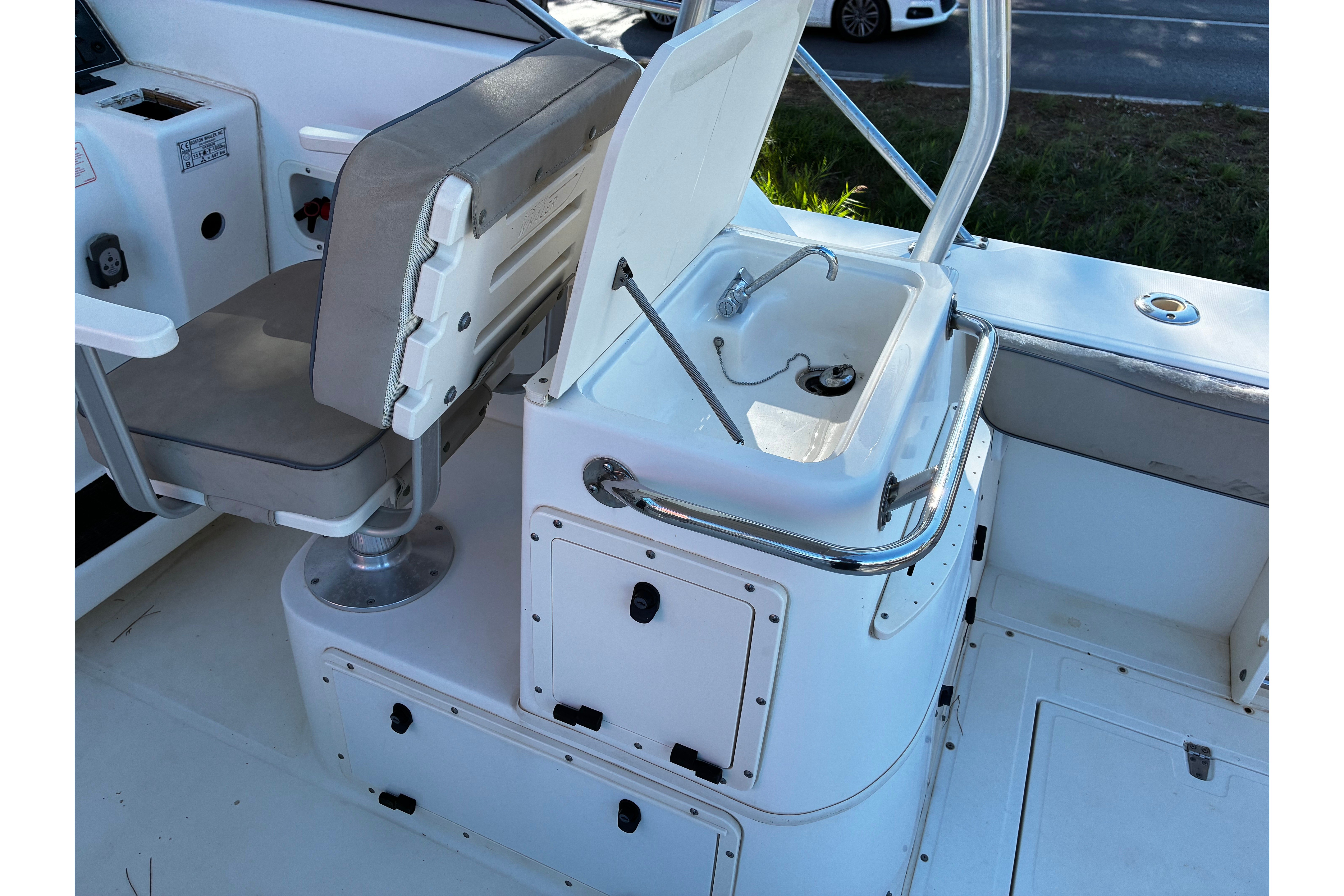 Boston Whaler 295 Conquest · 2002 zu verkaufen – Côte d'Azur — Foto 10