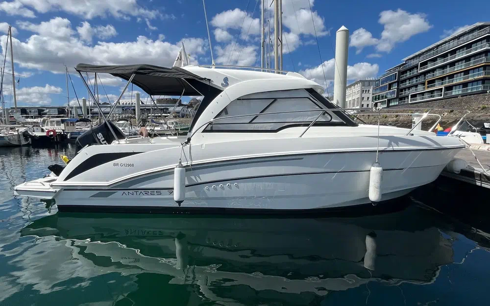 Beneteau Antares 7 OB · 2020 en venta en Bretaña — foto 1