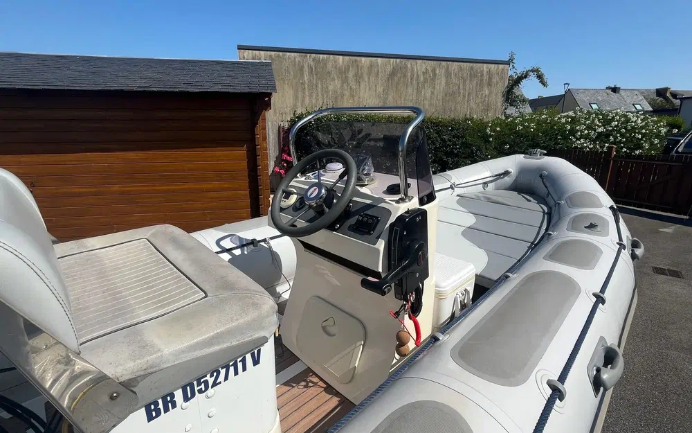 Valiant V 520 · 2007 en venta en Bretaña — foto 6