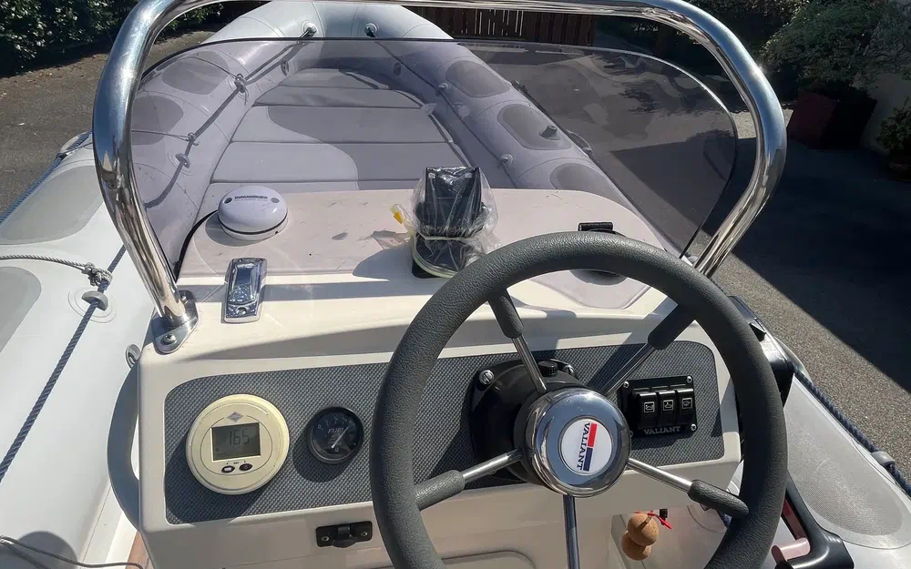 Valiant V 520 · 2007 en venta en Bretaña — foto 9