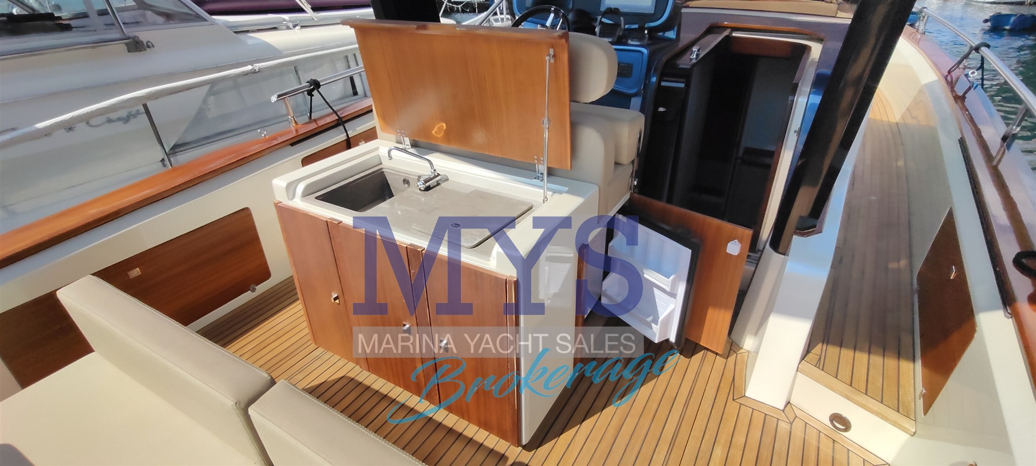 Italyure 38 · 2021 en venta en Otra zona — foto 10