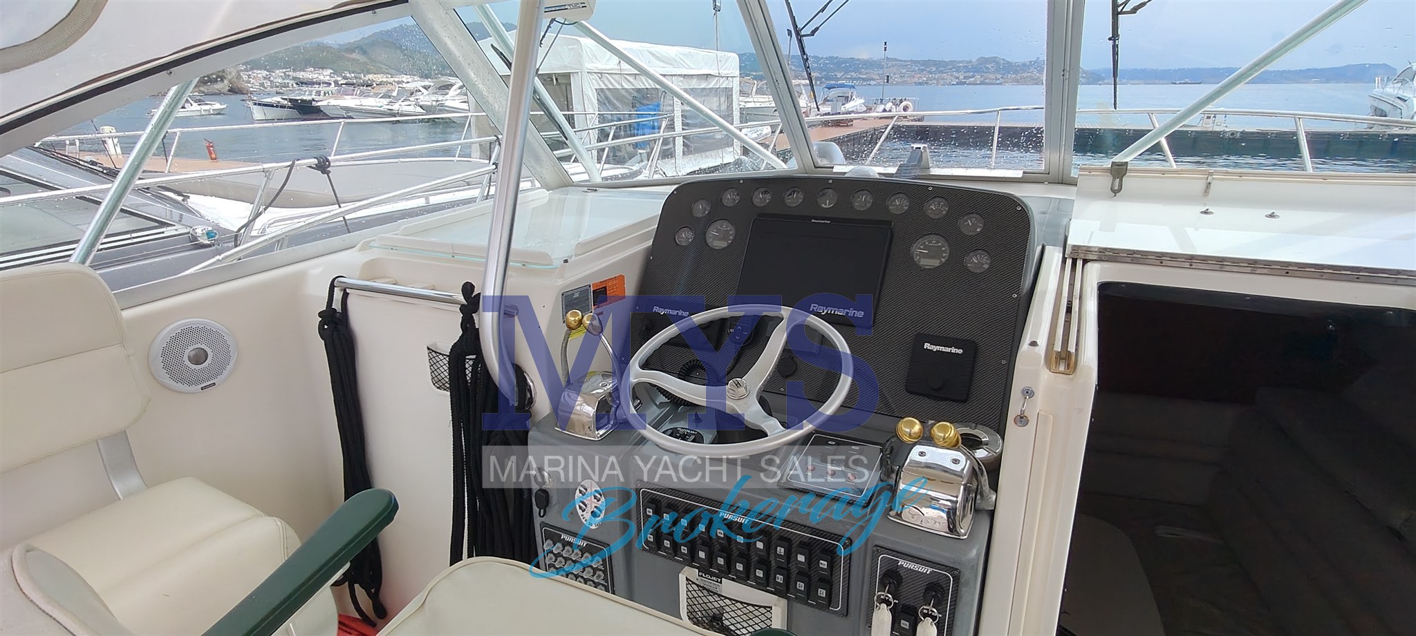 Pursuit 3800 Express · 1997 en venta en Otra zona — foto 4