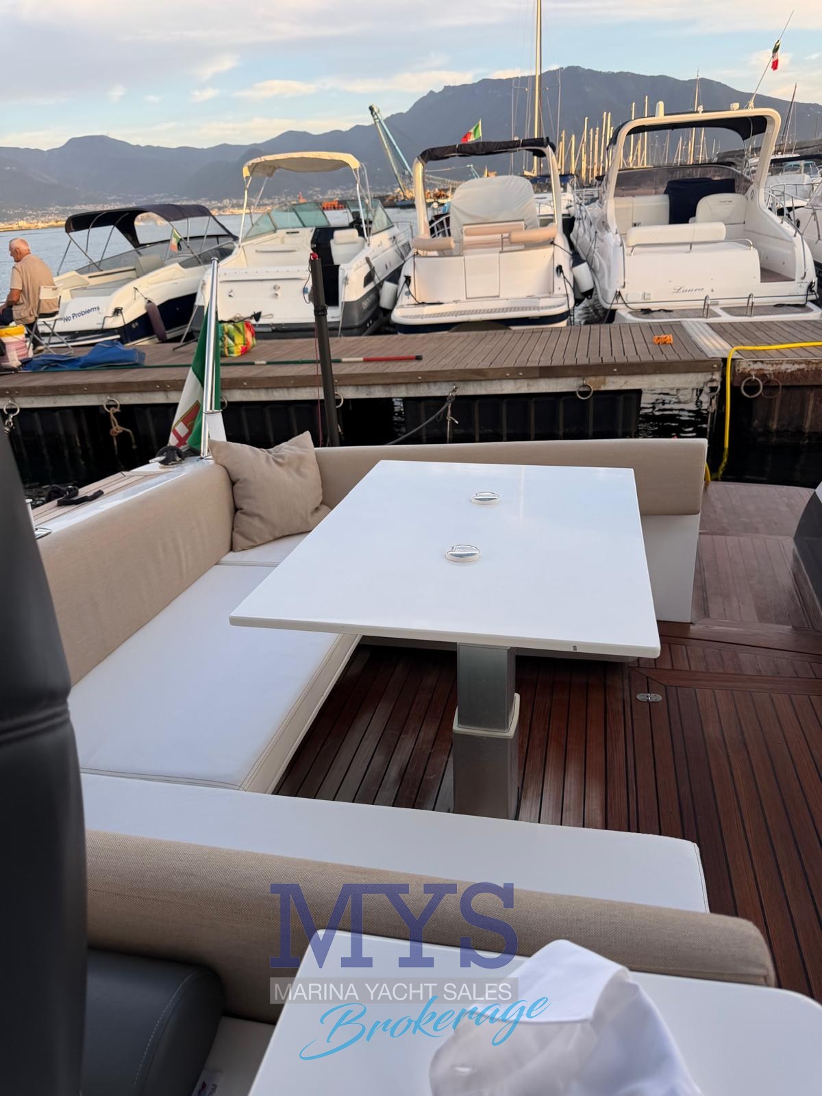 Marine Yachting Mig 38 · 1998 in vendita in Napoli e Amalfi — foto 9