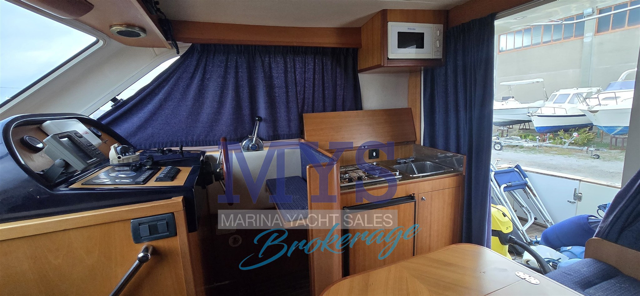 Nautica Po Sea World 31 Cabin · 2005 zu verkaufen – Andere Region — Foto 8