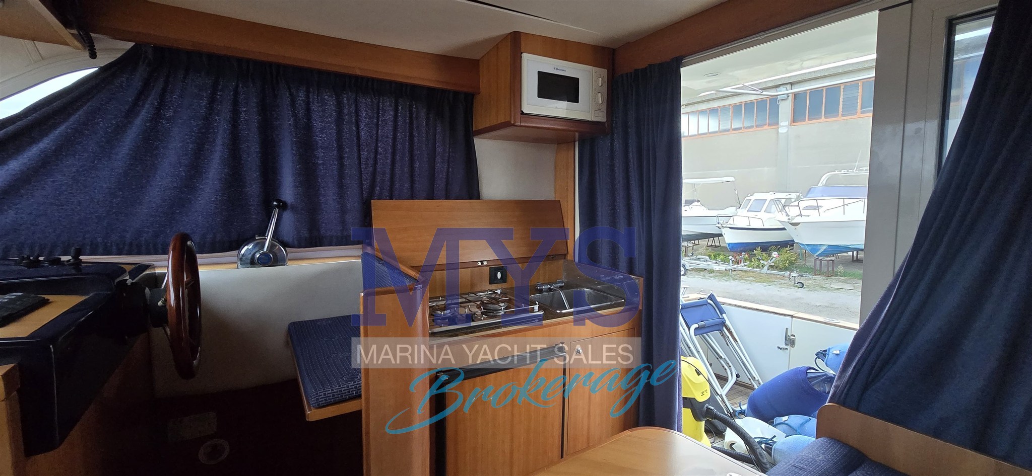 Nautica Po Sea World 31 Cabin · 2005 zu verkaufen – Andere Region — Foto 10