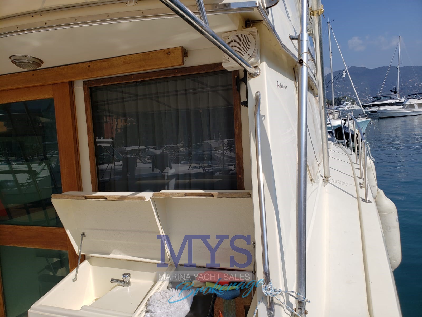 Hatteras 36 Conv. · 1986 in vendita in Liguria e Genova — foto 7