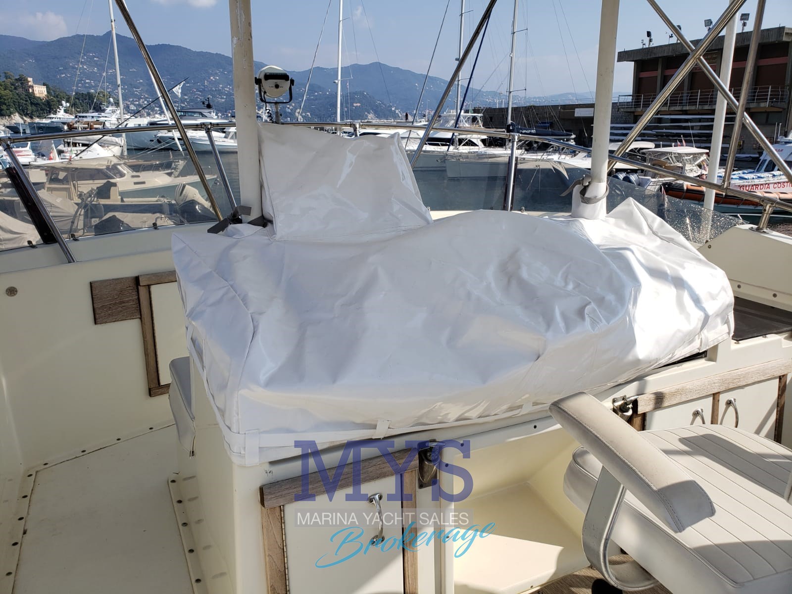 Hatteras 36 Conv. · 1986 in vendita in Liguria e Genova — foto 10