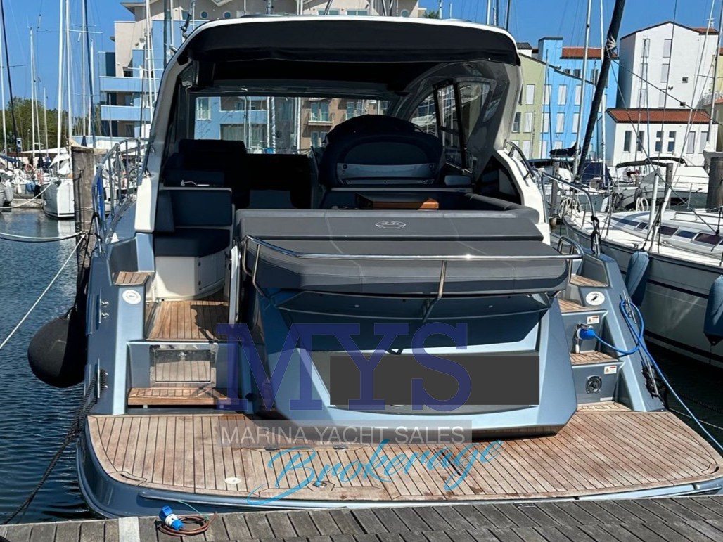 Cranchi M44 Ht · 2017 for sale in Other area — photo 4