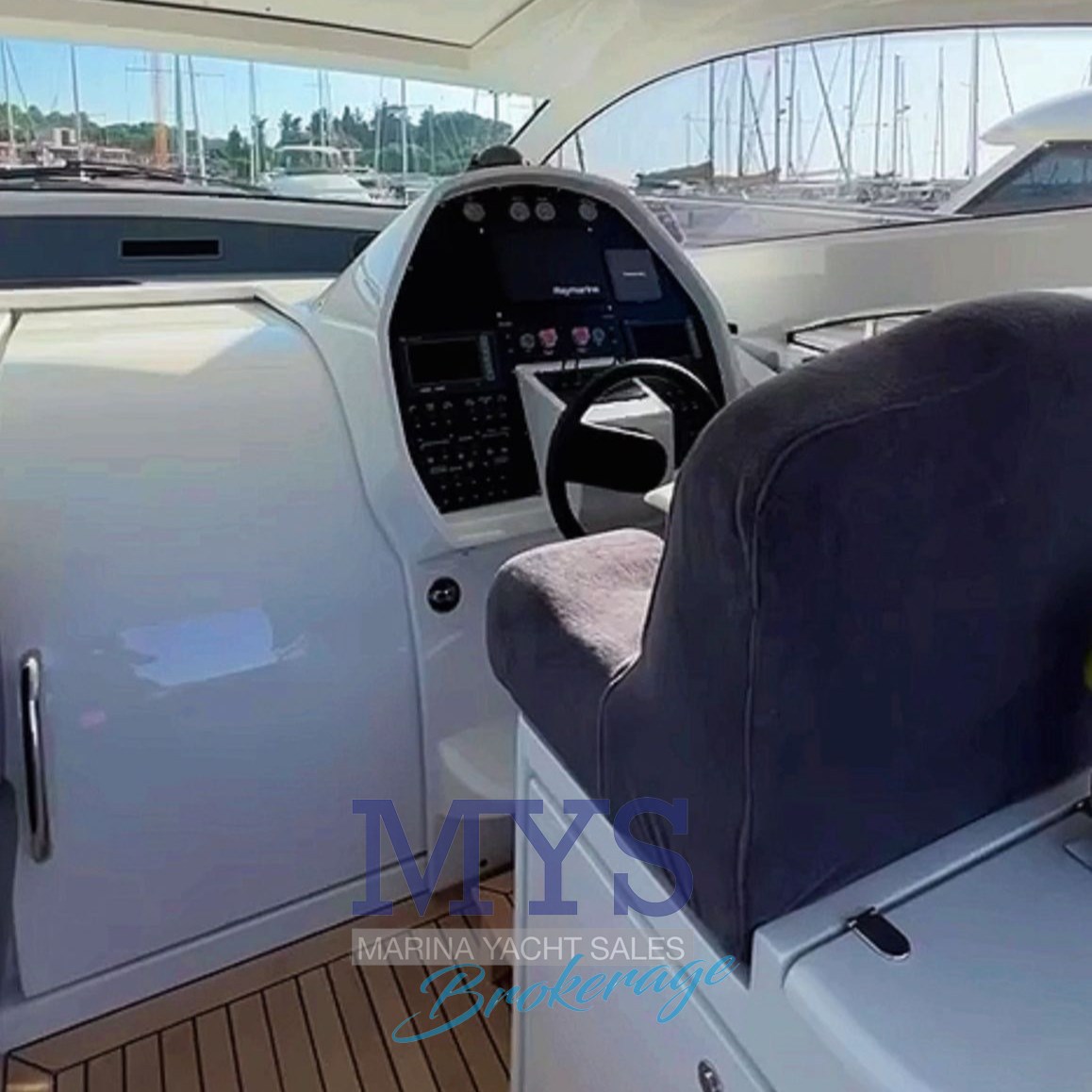 Pershing 50' · 2009 à vendre – Autre zone — photo 5