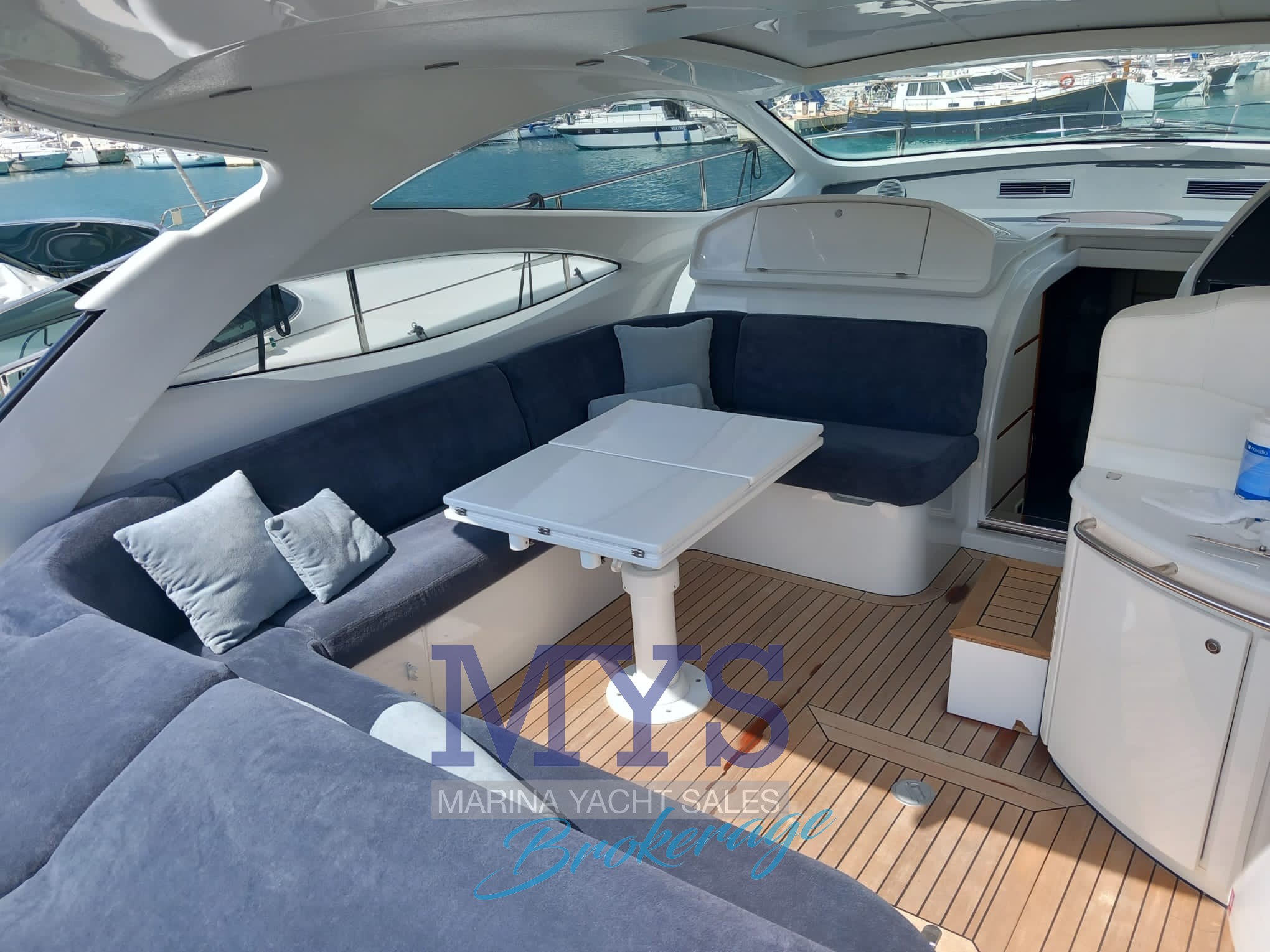 Pershing 50' · 2009 à vendre – Autre zone — photo 6