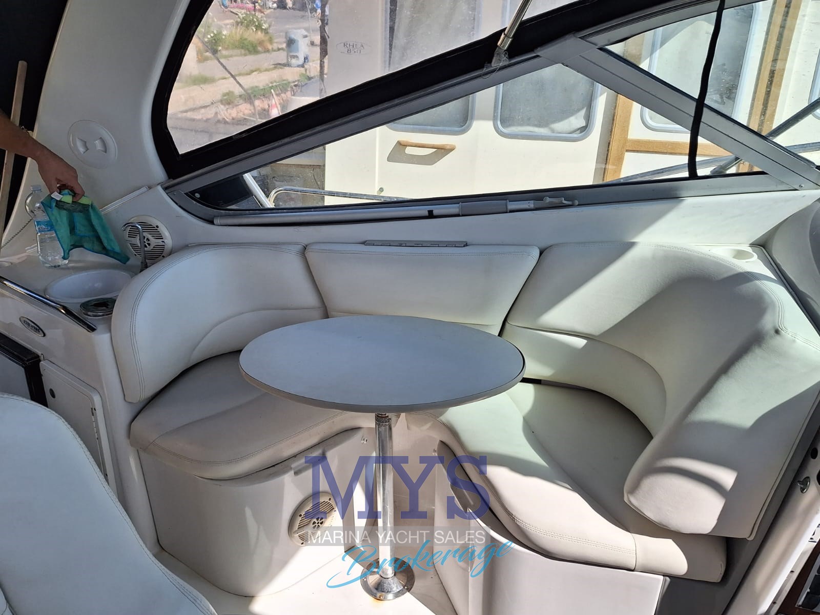 Four Winns Vista 298 · 2000 for sale in Other area — photo 8