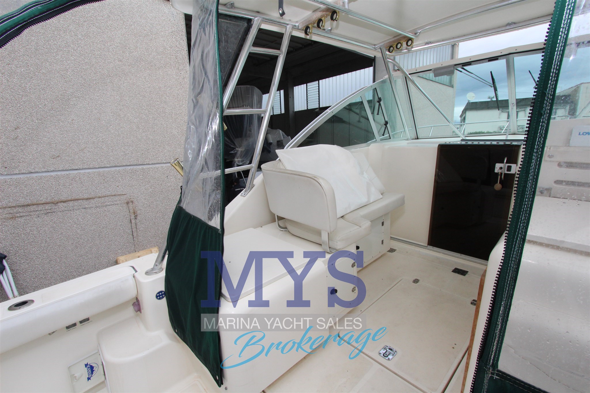 Pursuit 3000 Express · 2001 en venta en Otra zona — foto 7