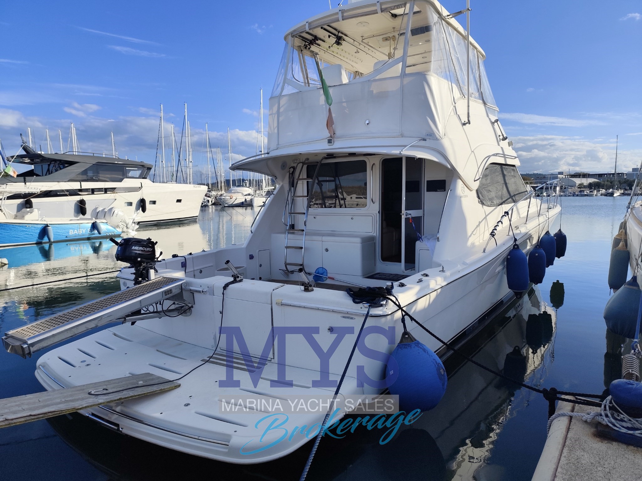 Riviera Marine 47 Flybridge · 2005 à vendre – Autre zone — photo 1