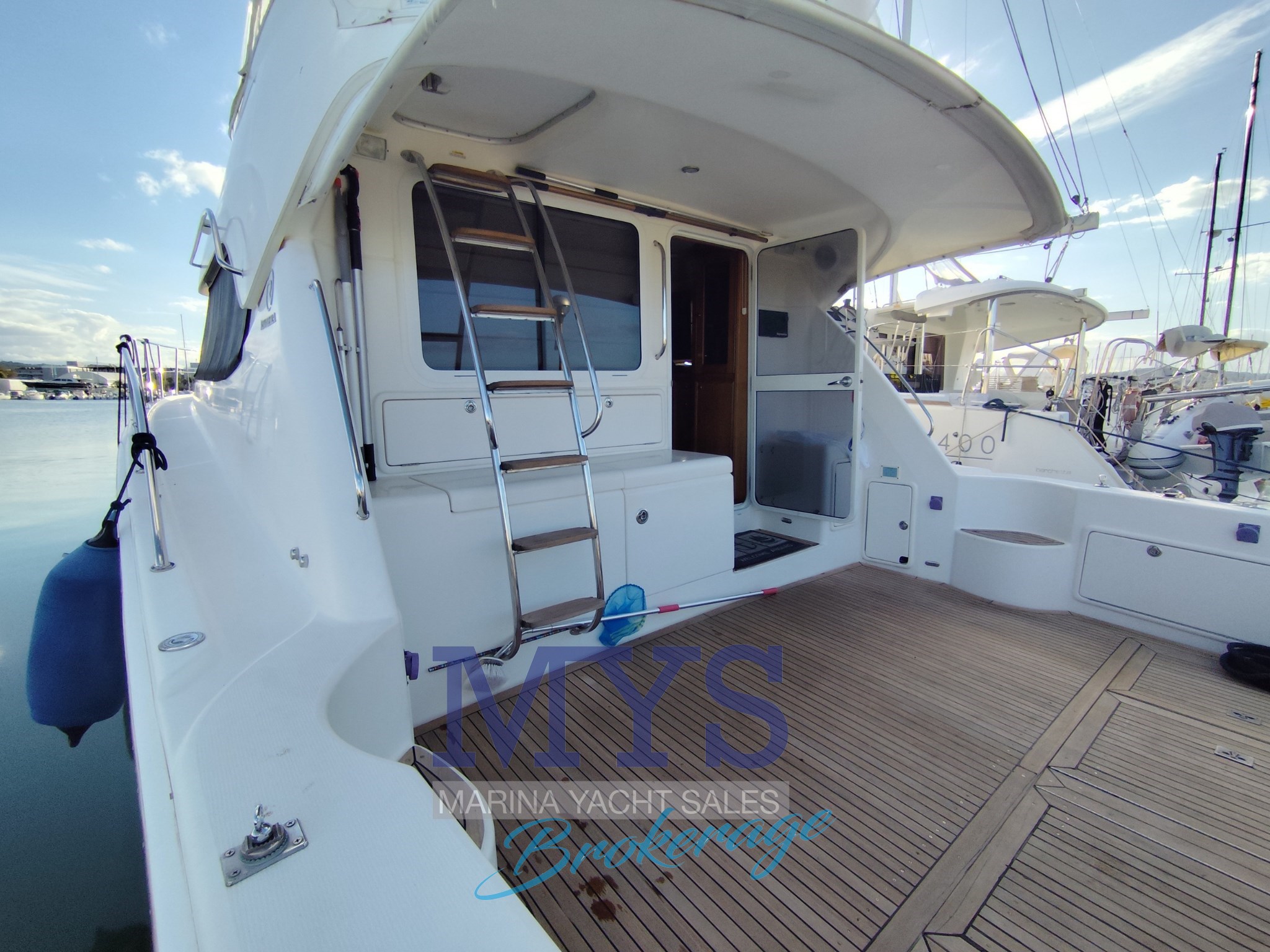 Riviera Marine 47 Flybridge · 2005 à vendre – Autre zone — photo 5