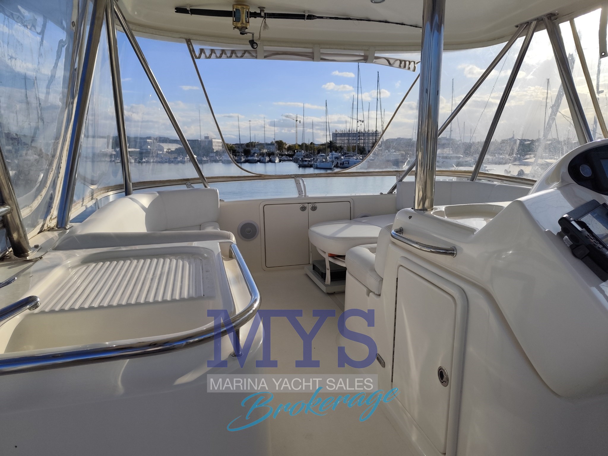 Riviera Marine 47 Flybridge · 2005 à vendre – Autre zone — photo 10