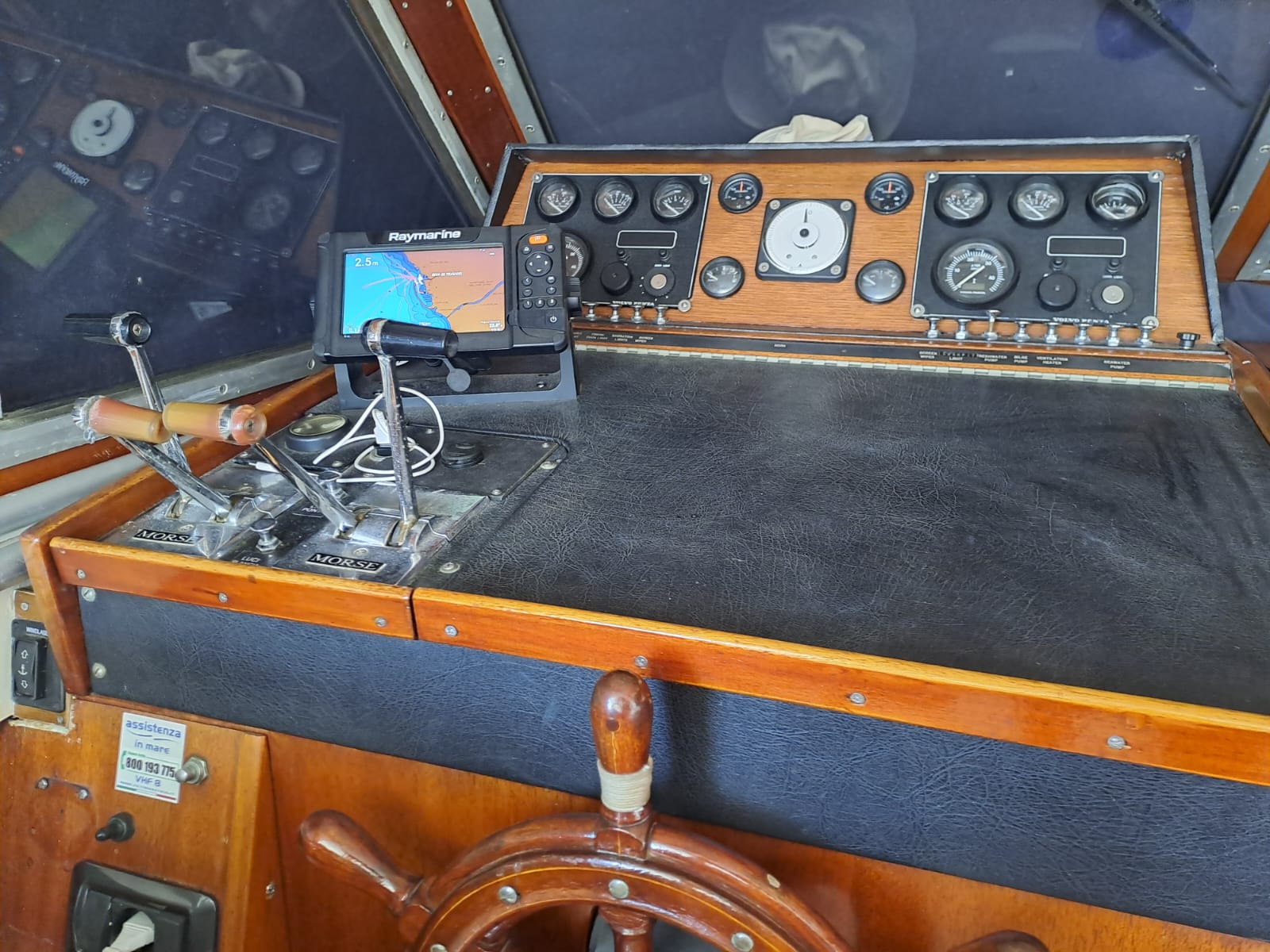 Robalo Royal Cruiser 34 · 1975 zu verkaufen – Andere Region — Foto 2