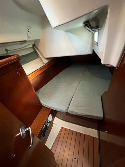 Beneteau Oceanis 393 Clipper · 2002 zu verkaufen – Andere Region — Foto 9