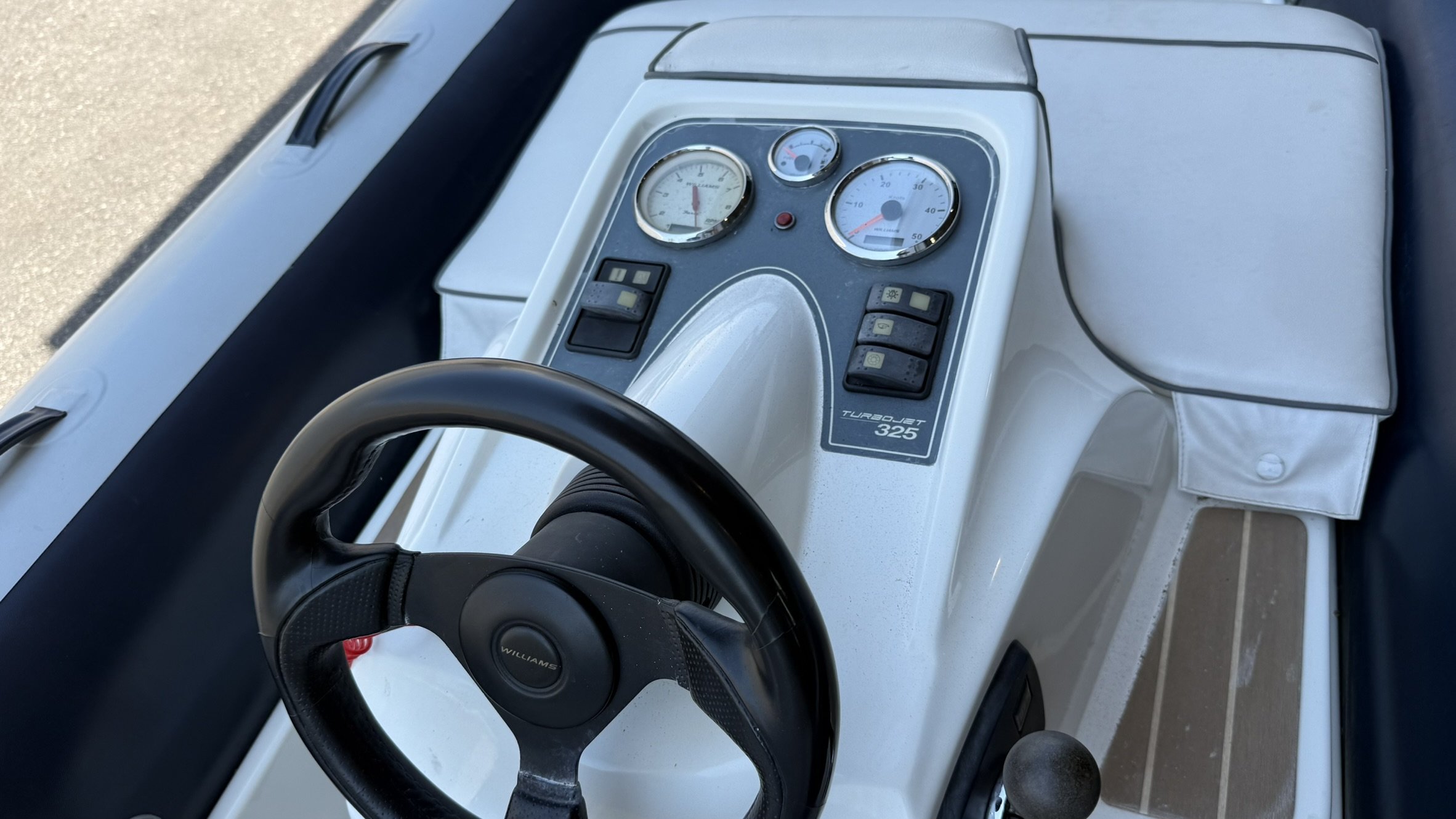 Williams 325 Turbo Jet · 2010 en venta en Croacia — foto 7