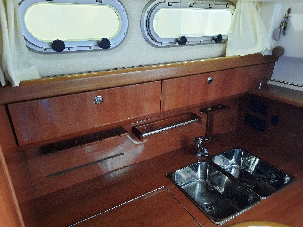 Sealine S28 · 2004 for sale in Croatia — photo 8