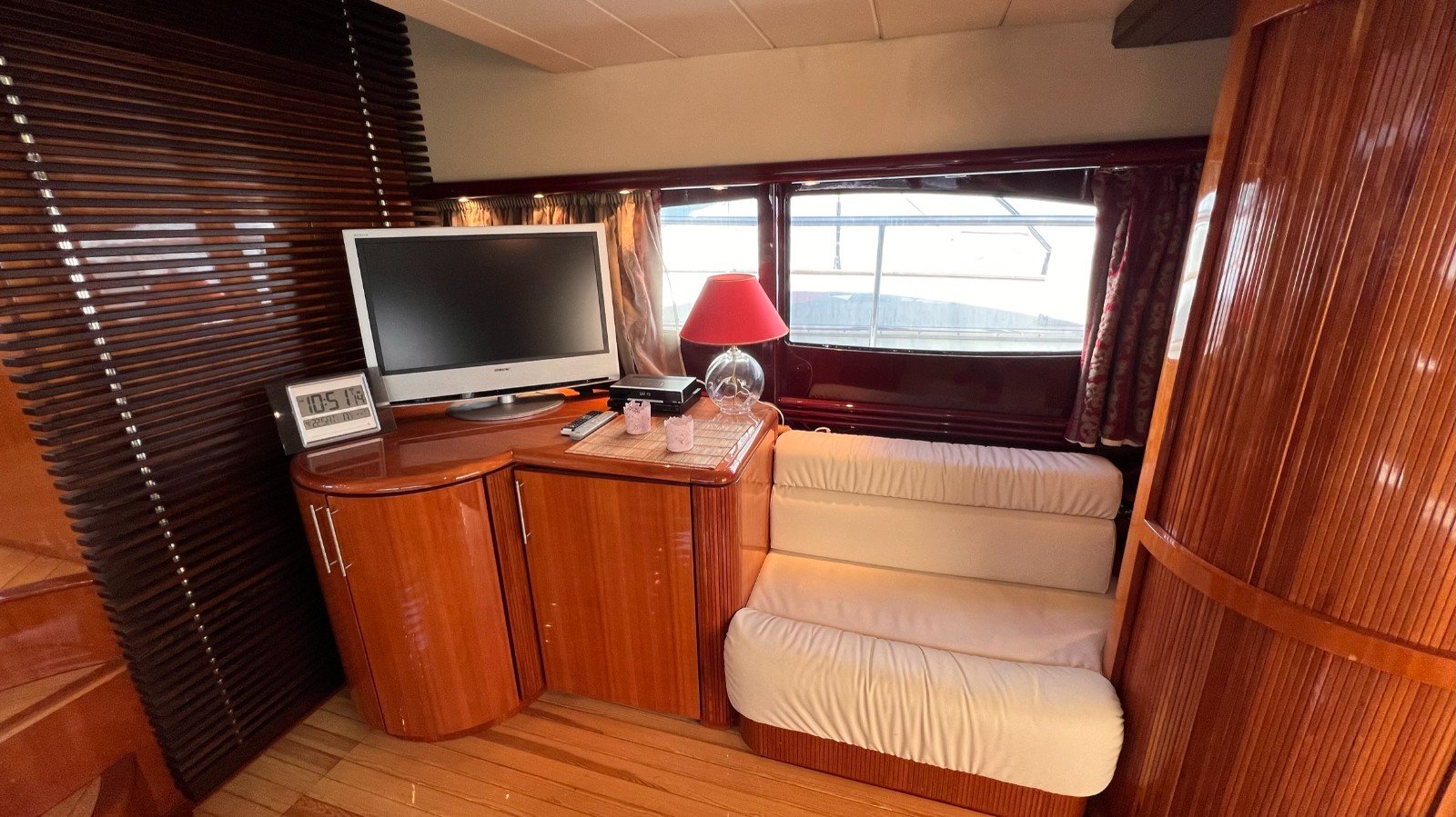 Admiral 62 Fly · 2000 en venta en Croacia — foto 3