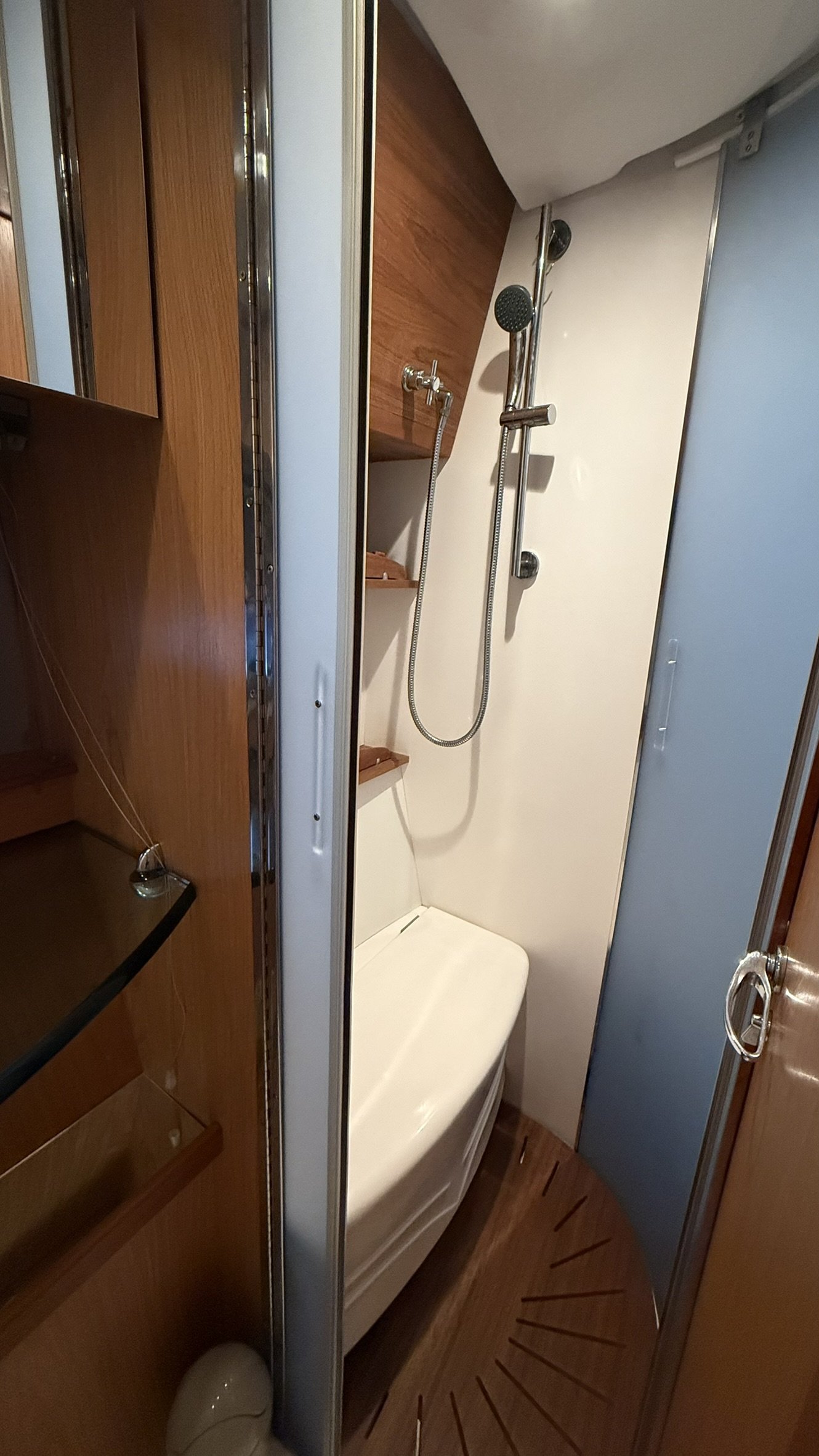 Rio 44 HT · 2007 en venta en Croacia — foto 10