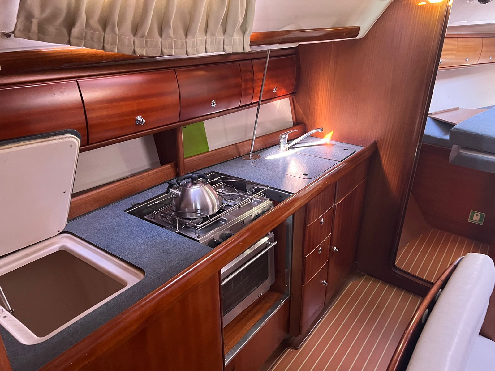 Bavaria 38 · 2004 à vendre – Athènes et golfe Saronique — photo 6