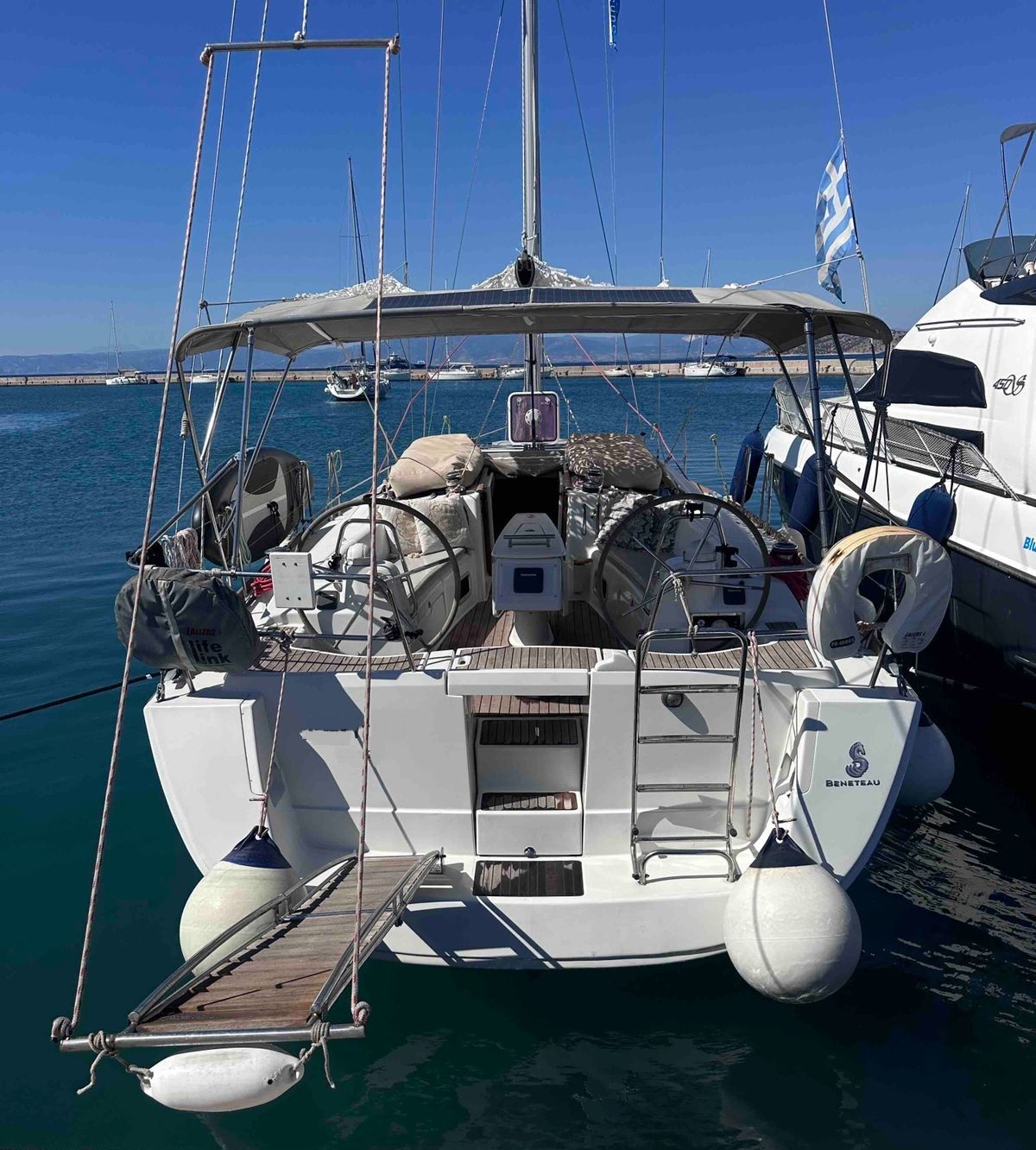 Beneteau Oceanis 43.3 · 2011 zu verkaufen – Athen und Saronischer Golf — Foto 1