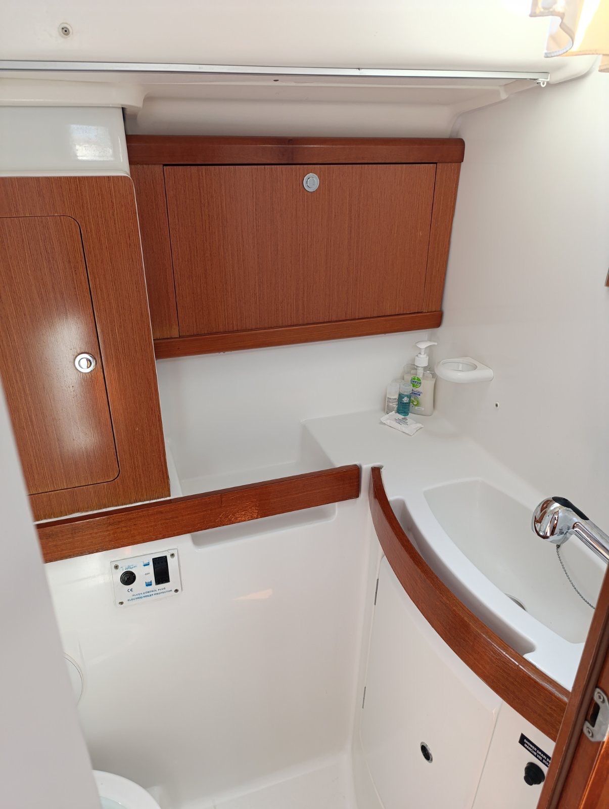 Beneteau Oceanis 43.3 · 2011 zu verkaufen – Athen und Saronischer Golf — Foto 8