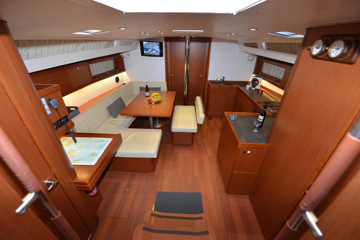 Beneteau Oceanis 48 · 2015 in vendita in Atene e Golfo Saronico — foto 8