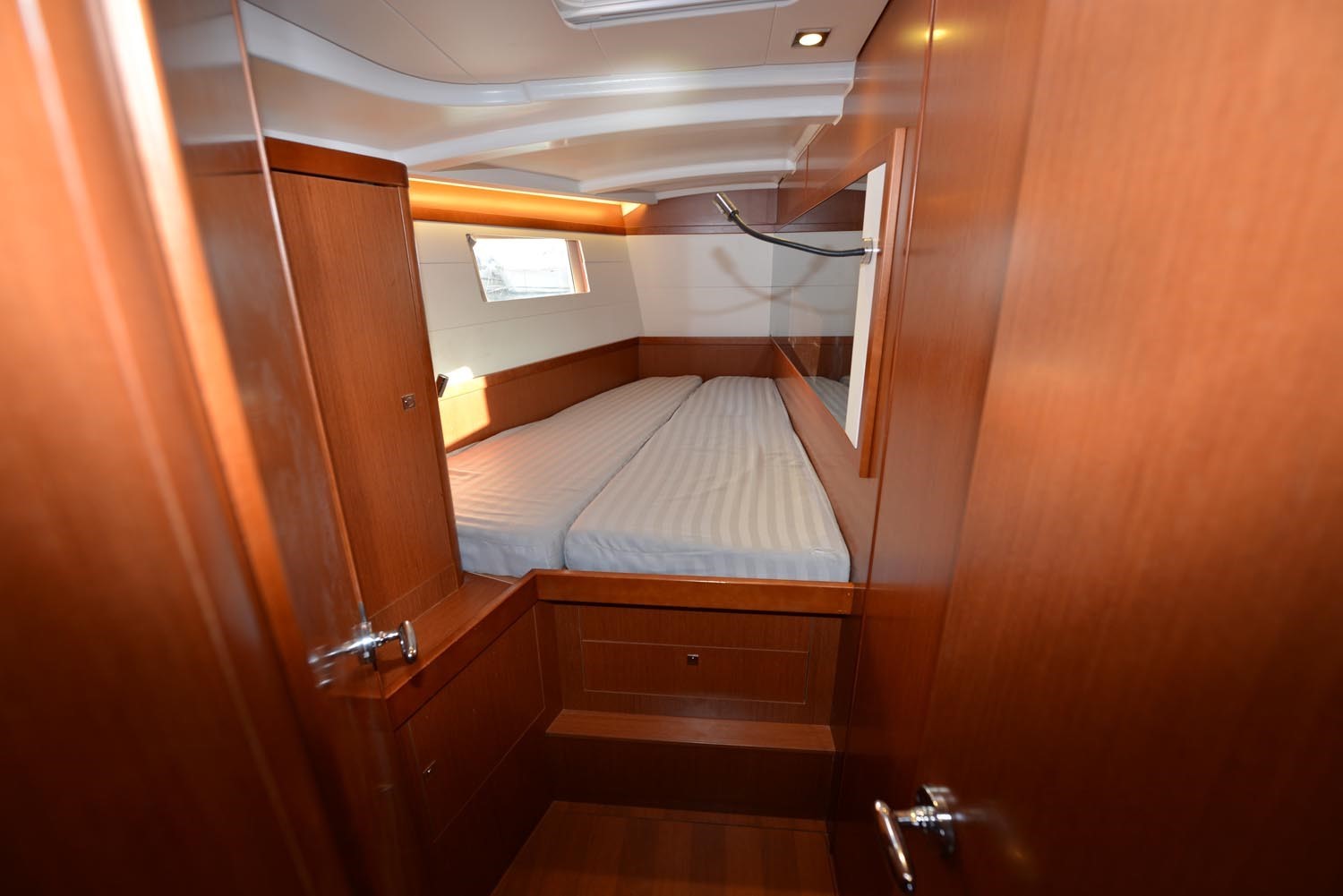 Beneteau Oceanis 48 · 2015 in vendita in Atene e Golfo Saronico — foto 9