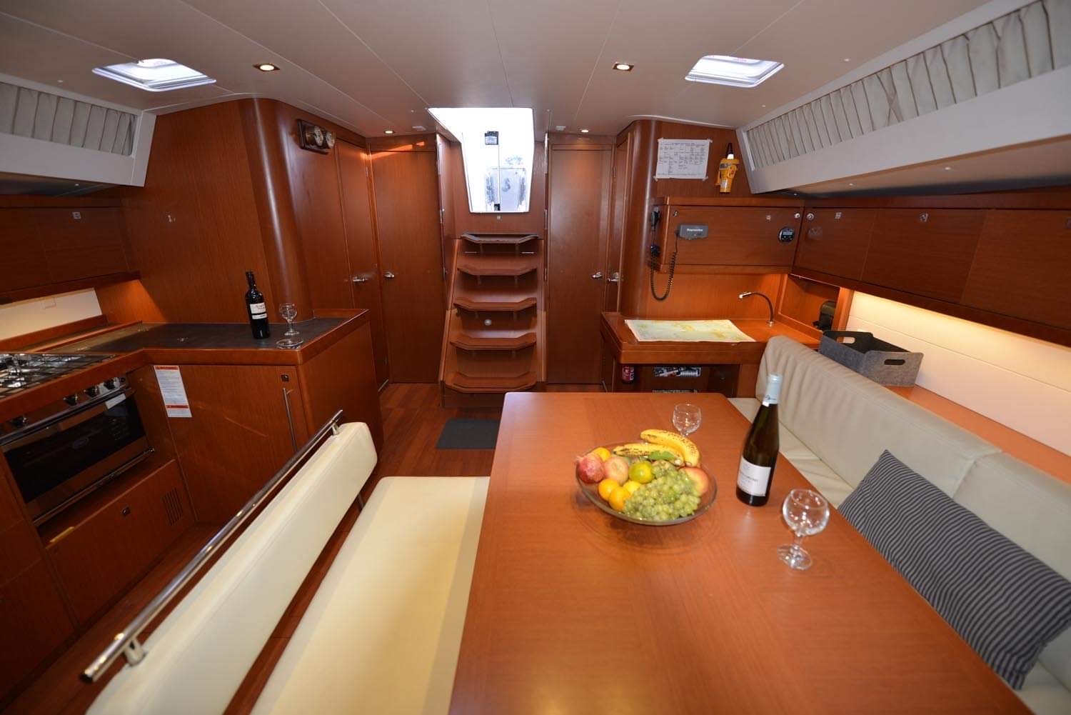 Beneteau Oceanis 48 · 2015 in vendita in Atene e Golfo Saronico — foto 10