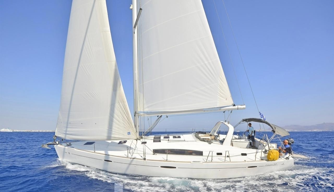 Beneteau Oceanis 50 F · 2012 in vendita in Atene e Golfo Saronico — foto 1