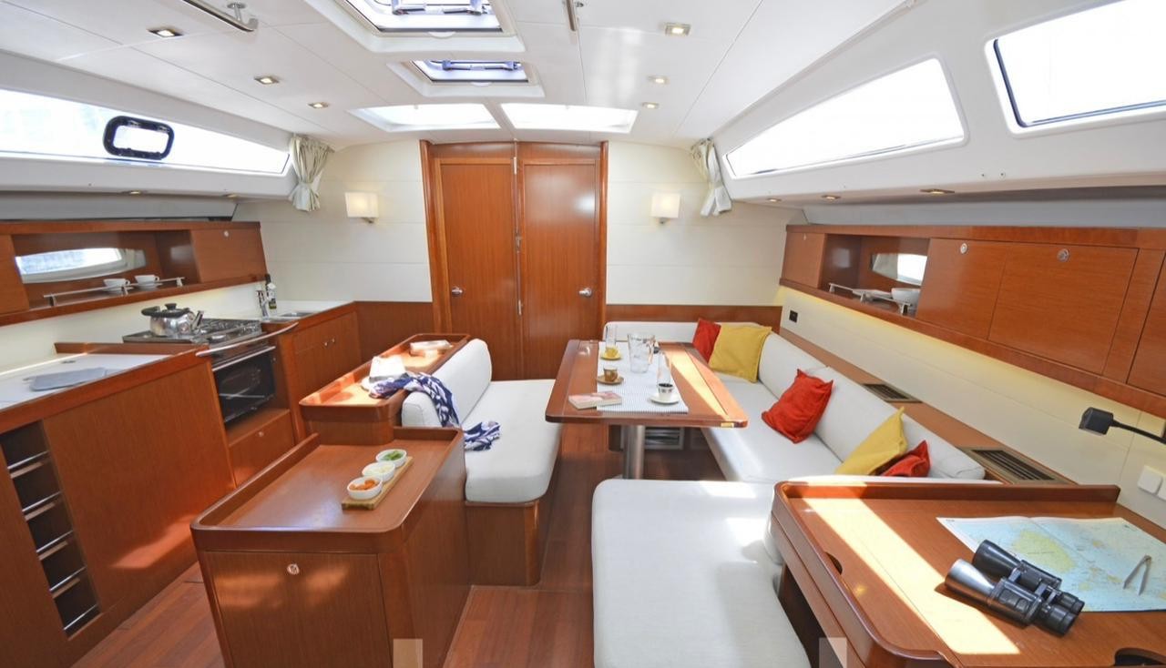 Beneteau Oceanis 50 F · 2012 in vendita in Atene e Golfo Saronico — foto 5
