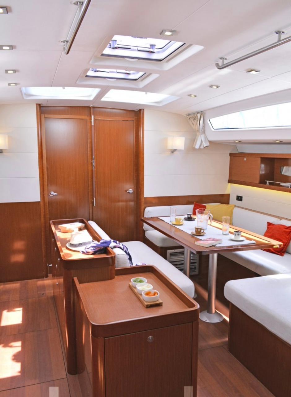 Beneteau Oceanis 50 F · 2012 in vendita in Atene e Golfo Saronico — foto 6