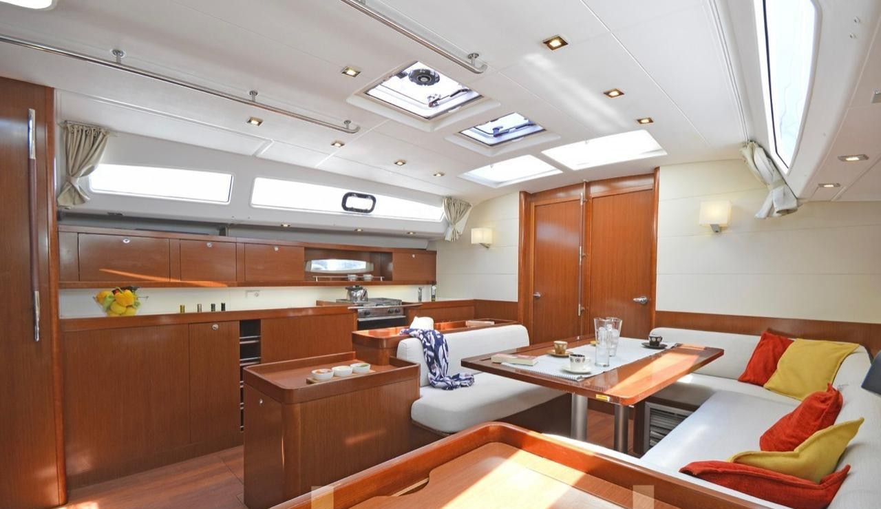 Beneteau Oceanis 50 F · 2012 in vendita in Atene e Golfo Saronico — foto 7