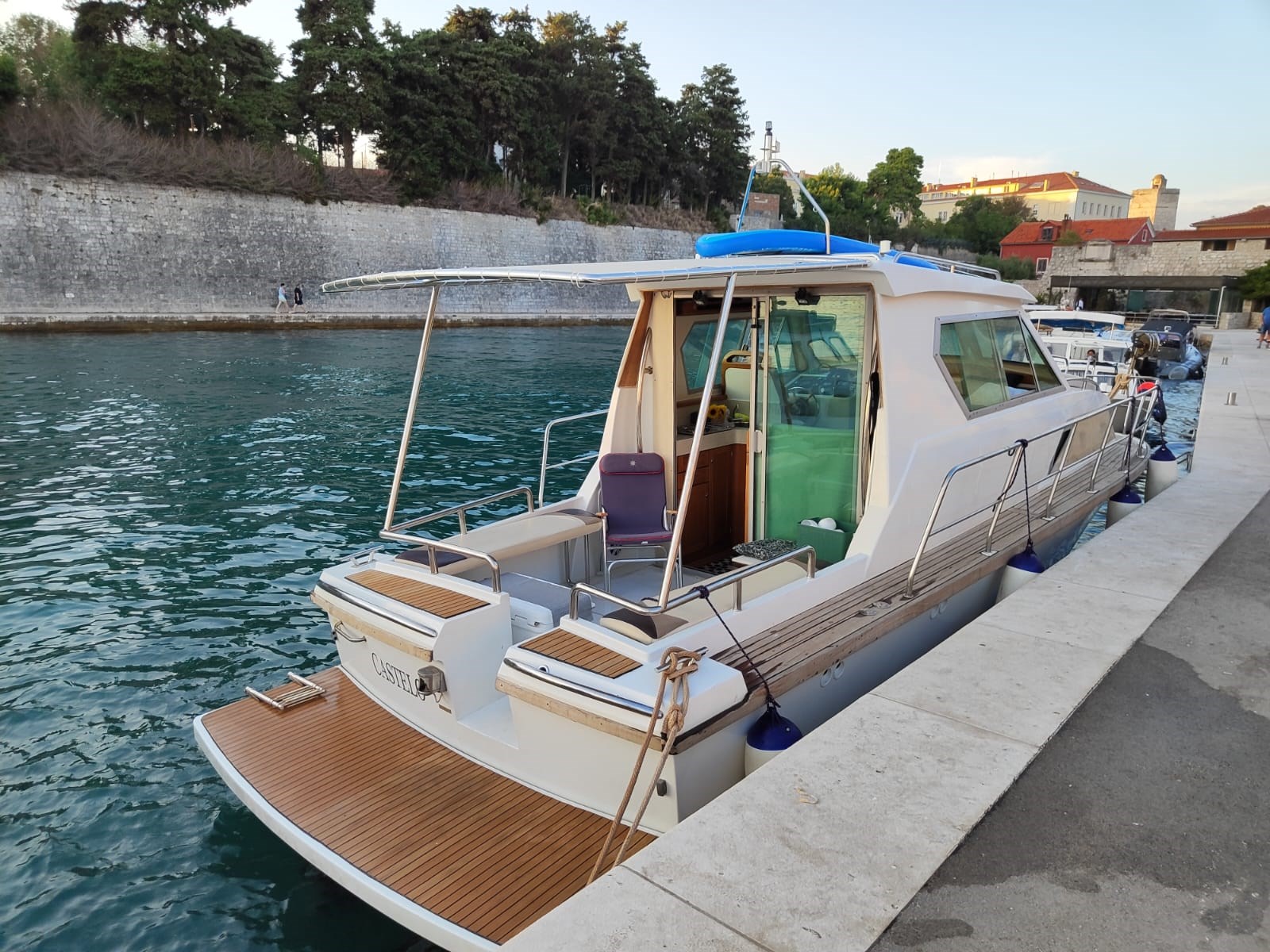 Coronet 32 · 1982 en venta en Croacia — foto 1